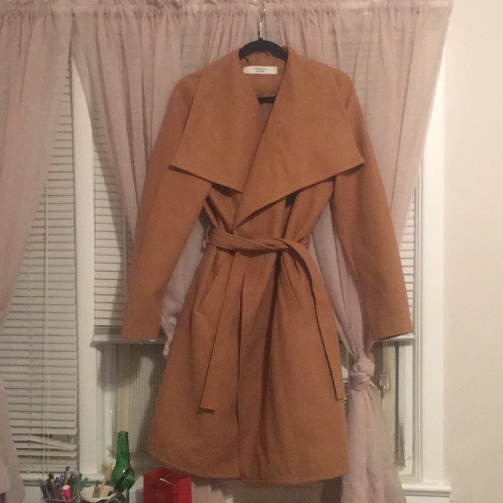 Jacqueline de Yong Julia Long Trenchcoat in camel